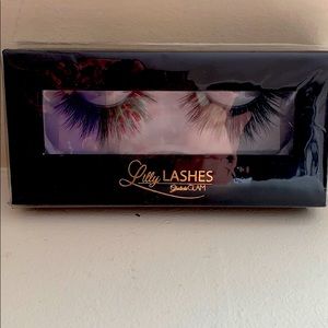 Lilly lashes HOLLYWOOD